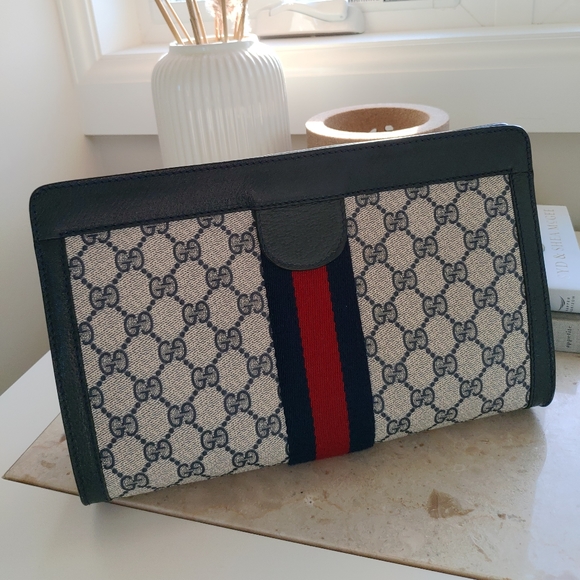 Vintage Gucci 1980s Sherry Clutch Bag - Picture 2 of 12